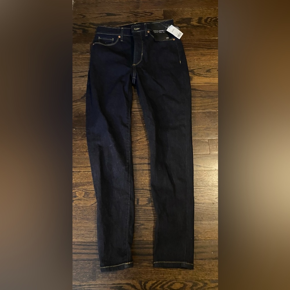Classic Banana Republic High Rise Skinny Jeans. 👖Bundle items and save!